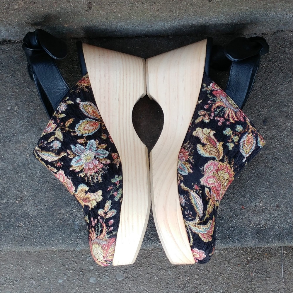 Anthropologie Floral Tapestry Wood Platform Clogs w/ Leather Bow, NEW